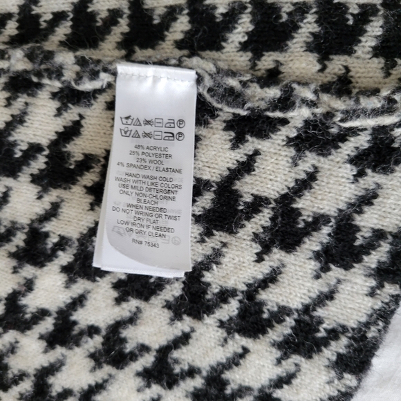 Ellen Tracy shawl collar sweater - Picture 5 of 7